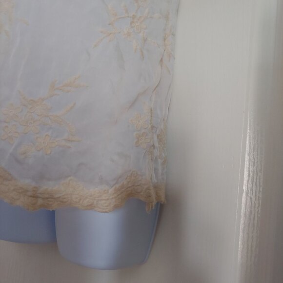 Sarah Tempest Sheer Silk Embroidered Floral Design Delicate Short Sleeve Top - Picture 7 of 11